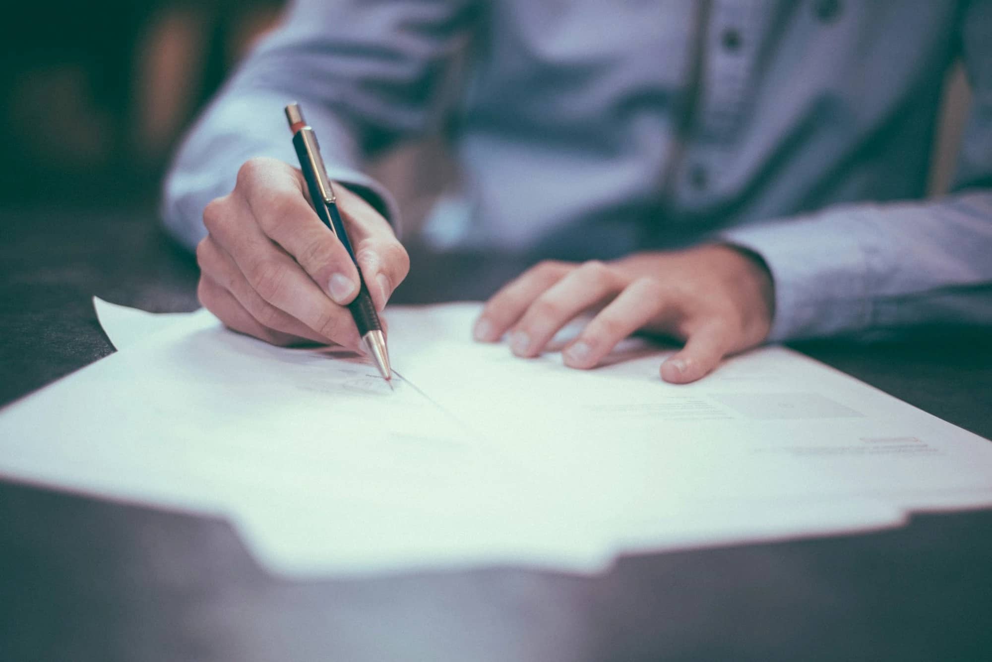 EMS-Studiovertrag: Worauf achten vor der Unterschrift?