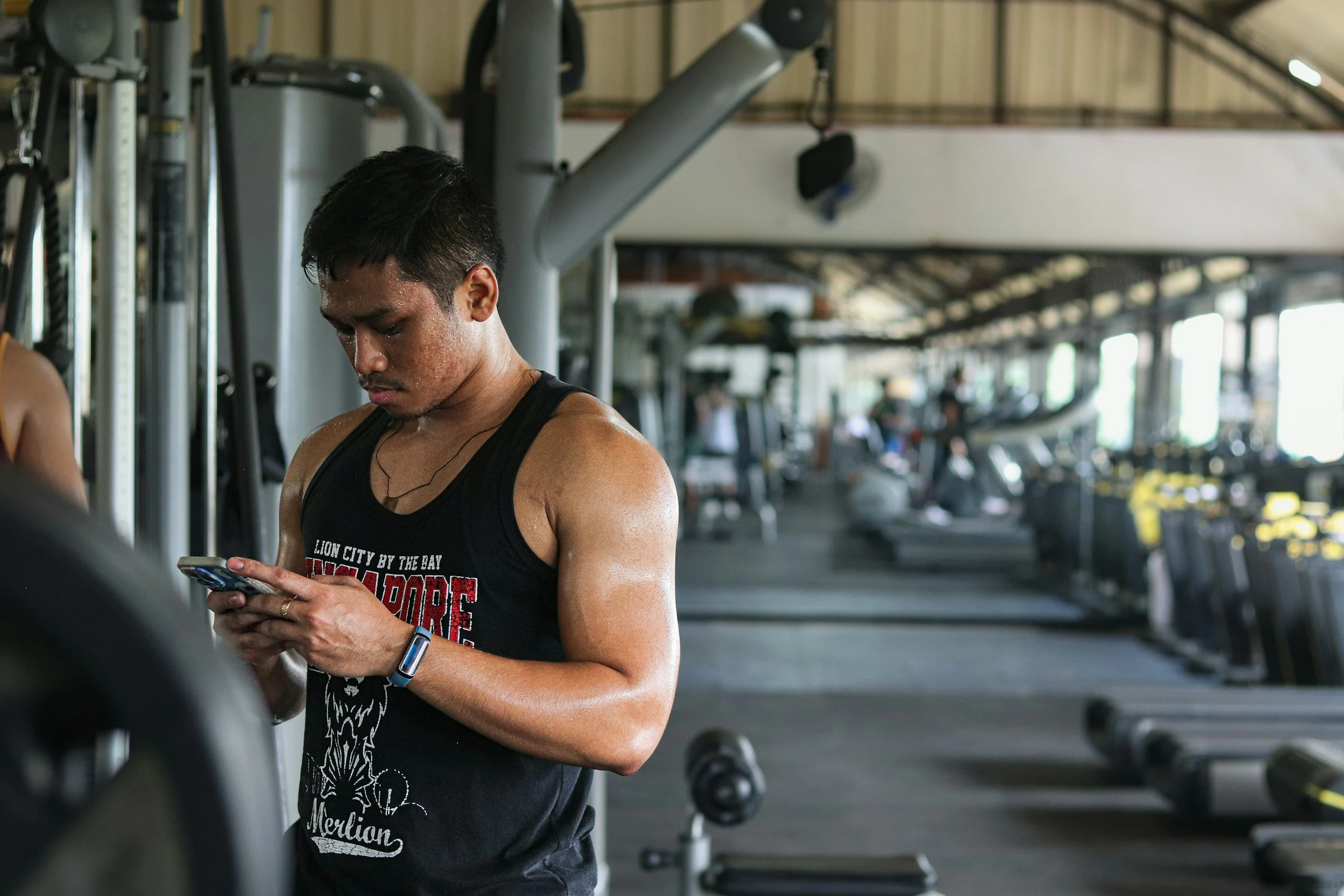 Doomscrolling vorm Training: So kommst Du los