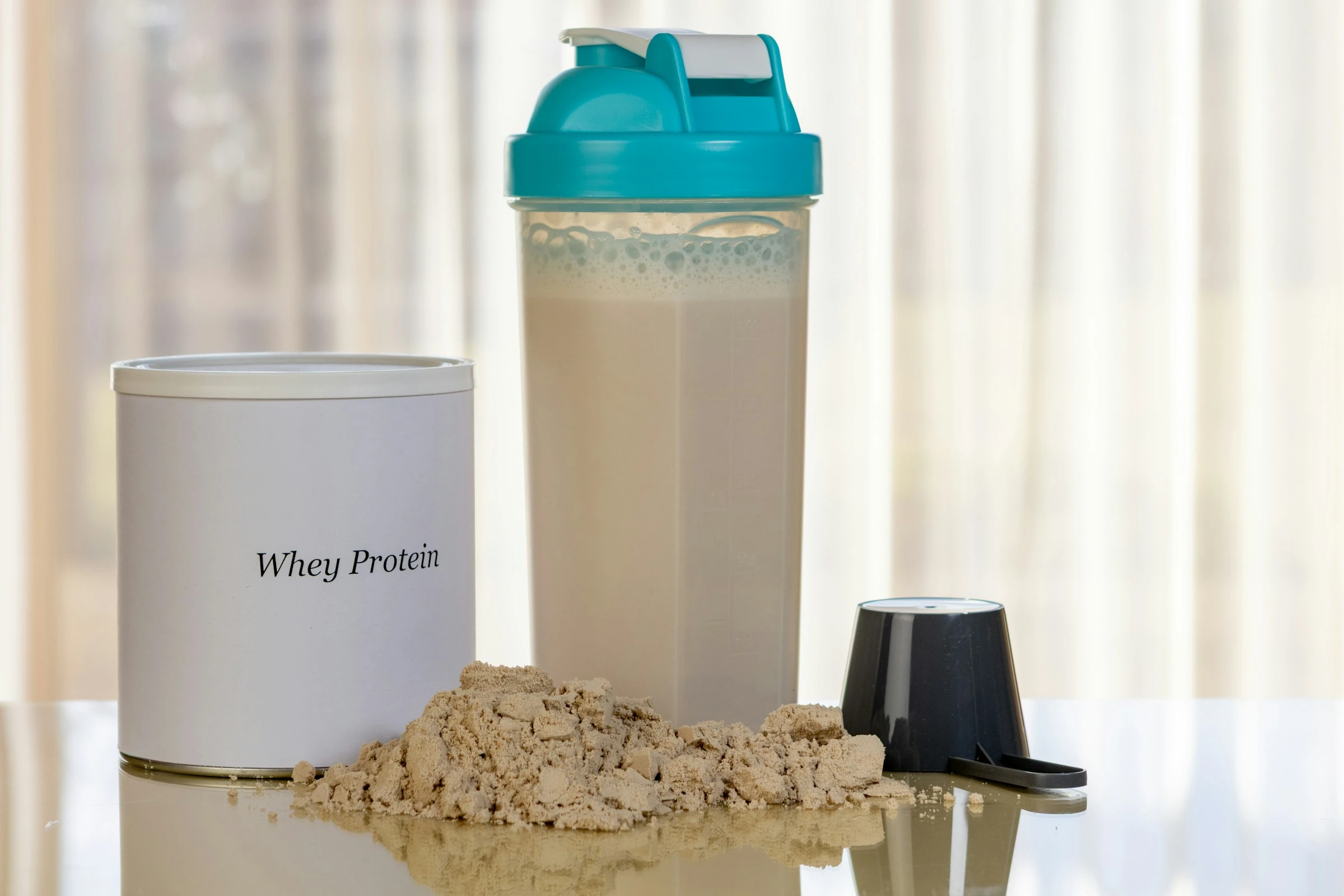 Sojaprotein oder Whey: Was bringt mehr Muskelaufbau?